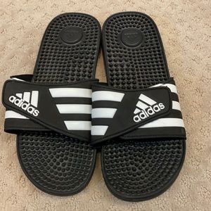 Adidas adjustable Velcro slides